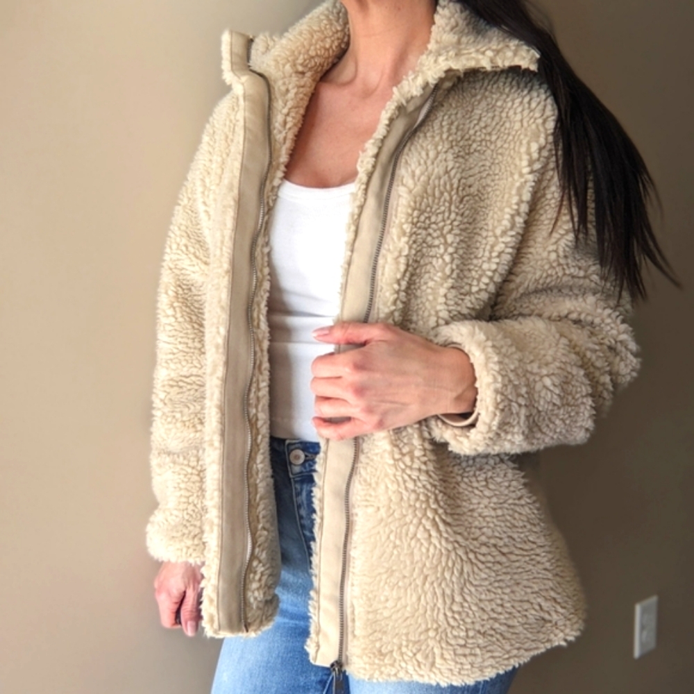 Sherpa Jacket - Picture 2 of 8